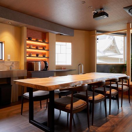 古今 天下茶屋 With A Private Parking Lot And A Half Open-Air Bath And Direct To Kix Villa Oszaka Kültér fotó