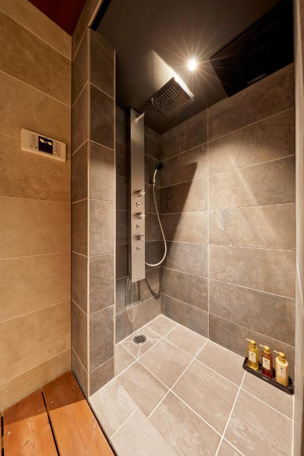 古今 天下茶屋 With A Private Parking Lot And A Half Open-Air Bath And Direct To Kix Villa Oszaka Kültér fotó