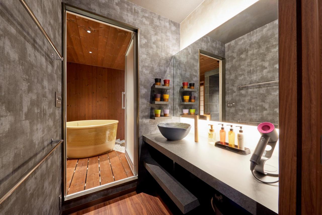 古今 天下茶屋 With A Private Parking Lot And A Half Open-Air Bath And Direct To Kix Villa Oszaka Kültér fotó