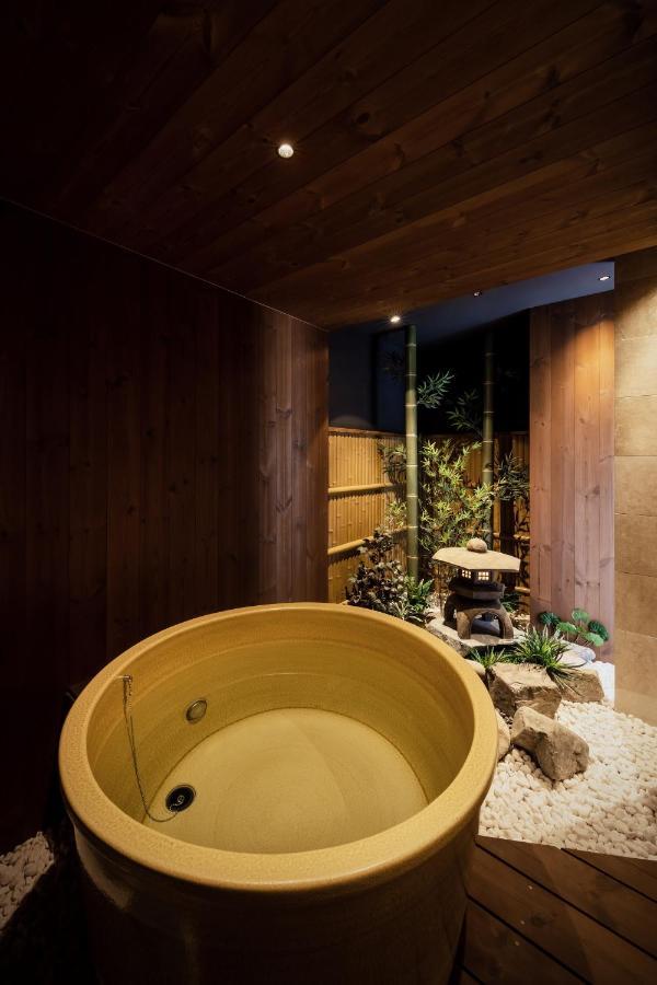 古今 天下茶屋 With A Private Parking Lot And A Half Open-Air Bath And Direct To Kix Villa Oszaka Kültér fotó